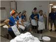 preparativi cucina trebbiatura 2011.jpg