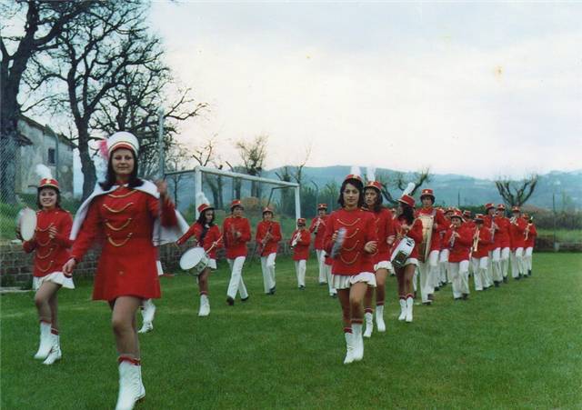 sfilata banda al campo sportivo di Branca