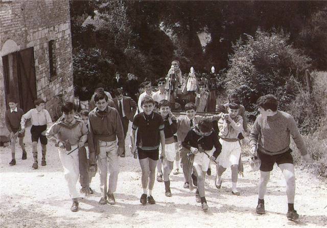 riedizione dei ceri a Branca