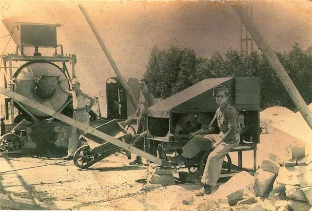 paesani presso i vari cantieri edili