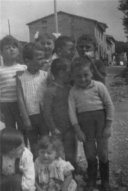 ragazzini zona Case Branca