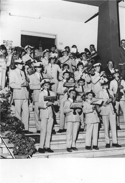 servizio della banda musicale a Frontone ristorante Catria di Tino Casoli